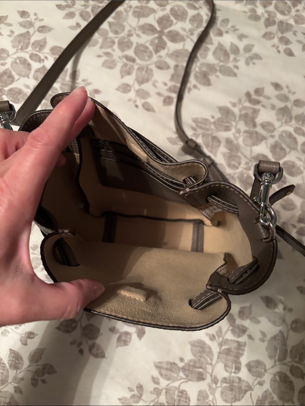 Tory Burch Romy Crossbody in Mushroom - Picture 3 of 5